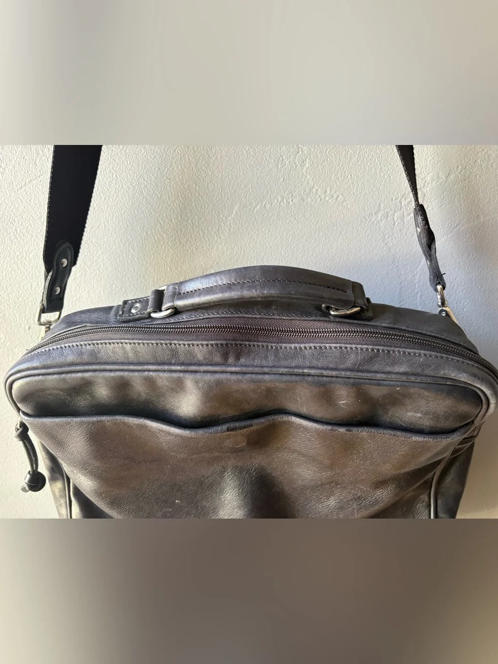 Vintage Roots Canada Black Leather Laptop Messenger Bag / Briefcase